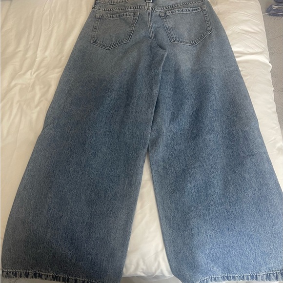 Holister Low Rise Super Baggy Jeans - Picture 5 of 6